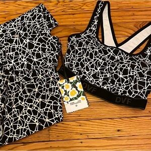 Diane Von Furstenberg sports bra and leggings 2 piece set size XXS (new)